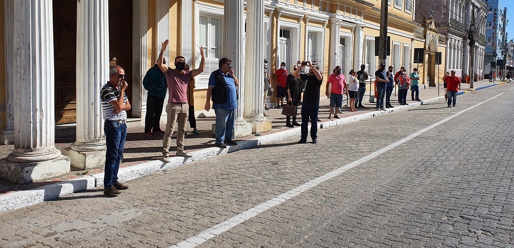EMPRESRIOS REALIZAM NOVO PROTESTO PEDINDO A REABERTURA GRADUAL DO COMRCIO