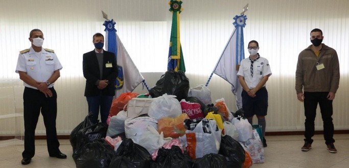 5� DN REALIZA DOA��O �S PREFEITURAS DE RG E SJN EM HOMENAGEM � BATALHA NAVAL DO RIACHUELO