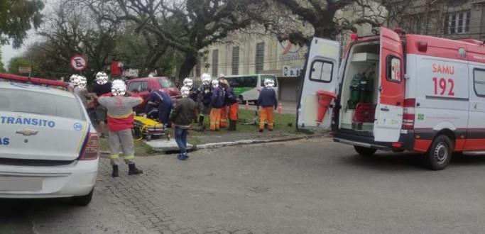 TRABALHADOR QUE FAZIA CORTE DE GRAMA FICA FERIDO EM ACIDENTE NA BUARQUE DE MACEDO