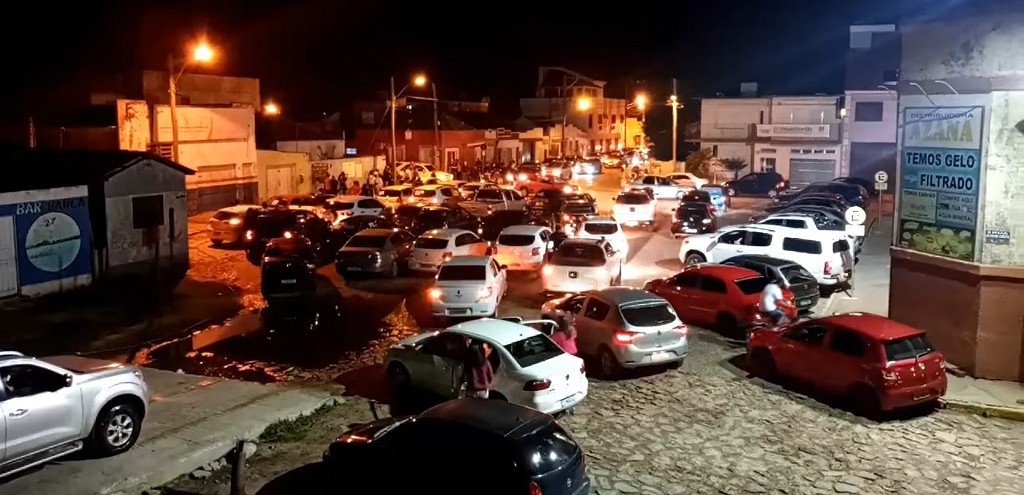 FAMILIARES E AMIGOS DE JOVEM MORTO EM SJN FAZEM CARREATA PARA PEDIR JUSTIA