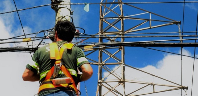 REDE DE ILUMINAO DA PREFEITURA DE RG J TEVE QUASE 3 KM DE FIOS FURTADOS EM 2022