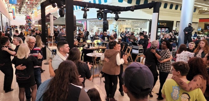 FINAL DE SEMANA DE DIA DOS PAIS � COMEMORADO COM UMA S�RIE DE EVENTOS NO PRA�A SHOPPING