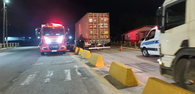 HOMEM MORRE AP�S SER ATINGIDO PELO PR�PRIO CARRO DURANTE MANUTEN��O
