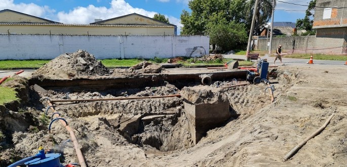 CORSAN TRABALHA PARA CORRIGIR DESLOCAMENTO DE TUBULA��O DE ESTA��O ELEVAT�RIA DE ESGOTO
