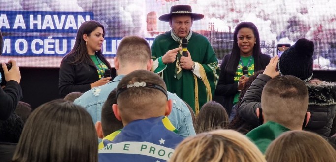 COM A PRESEN�A DE LUCIANO HANG, FILIAL DA HAVAN � INAUGURADA EM RG