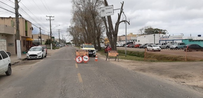 AVENIDA PRIMEIRO DE MAIO TEM DESVIO PROVISRIO PARA QUEM SEGUE EM DIREO AO CENTRO
