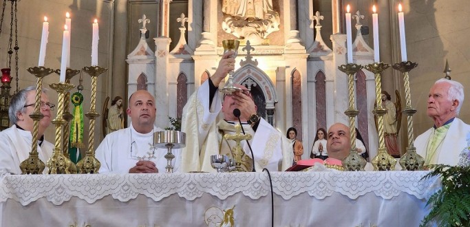 DOM RICARDO HOEPERS CELEBRA MISSA DE DESPEDIDA NO SANTU�RIO DE F�TIMA