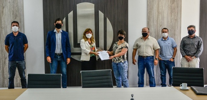 REITORA DA FURG ASSINA CONTRATO PARA OBRAS DE NOVO PR�DIO EM SLS