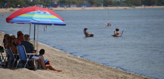 LARANJAL TEM UM PONTO IMPR�PRIO PARA O BANHO E S�O LOUREN�O TEM TODAS AS PRAIAS LIBERADAS