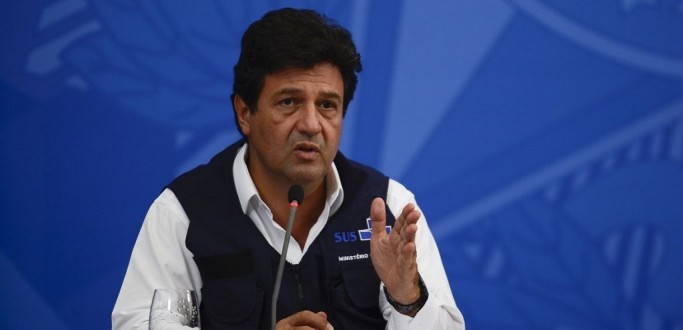 MANDETTA ANUNCIA SADA DO MINISTRIO DA SADE