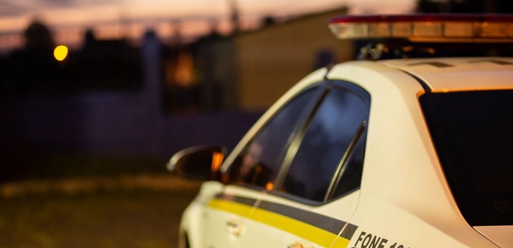 QUATRO SO PRESOS E UM MENOR APREENDIDO POR ROUBOS A ESTABELECIMENTOS, EM PELOTAS