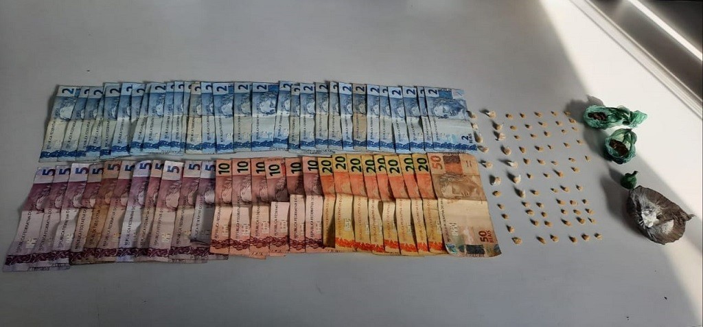 TRAFICANTE  PRESO NO BAIRRO CIDADE DE GUEDA