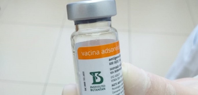 VACINA��O COM A PRIMEIRA DOSE EST� SUSPENSA EM RG POR FALTA DE VACINAS