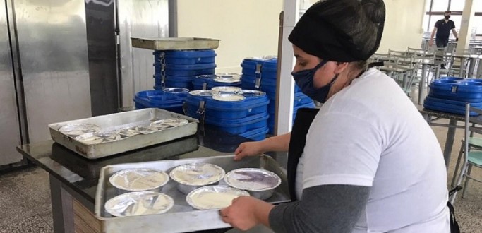 RESTAURANTES UNIVERSIT�RIOS AUXILIAM NA PERMAN�NCIA DE ESTUDANTES NA PANDEMIA