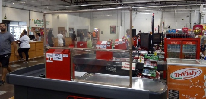 GUANABARA INSTALA DIVISORES PARA A PROTE��O DE OPERADORES DE CAIXA