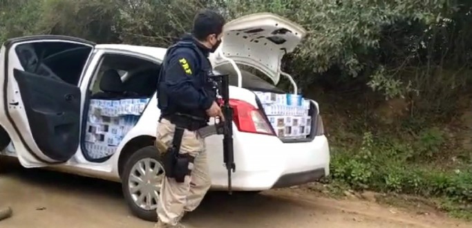 HOMEM � PRESO POR CONTRABANDO DE CIGARRO E NA TENTATIVA DE FUGA QUASE ATROPELA POLICIAL