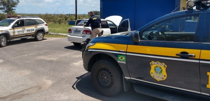 FAMLIA QUE TRANSPORTAVA COCANA NA BR 116  PRESA PELA PRF, EM ARROIO GRANDE