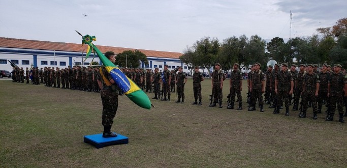 PARA COMEMORAR OS 78 ANOS DE FUNDA��O, 6� GAC LAN�A CAMPANHA DE DOA��O DE BRINQUEDOS