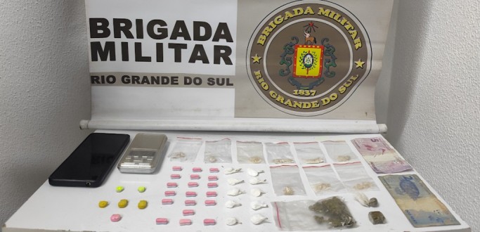 HOMEM � PRESO POR TR�FICO DE DROGAS, NA ERS 734