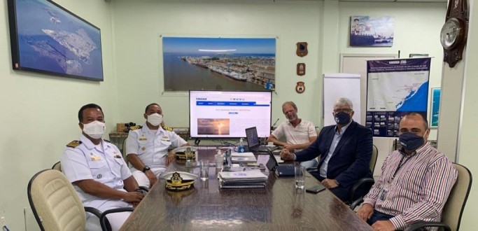 ESTIMA RECEBE A VISITA DO CAPIT�O DE MAR E GUERRA, REINALDO LU�S LOPES DOS SANTOS