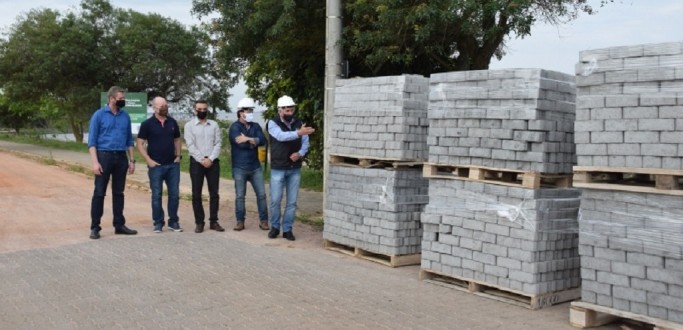 INICIAM AS OBRAS DE PAVIMENTA��O DO PROJETO NOVA ORLA DE S�O LOUREN�O DO SUL