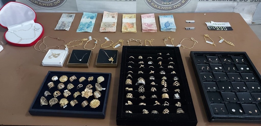 ASSALTO A JOALHERIA EM PELOTAS TEM DOIS PRESOS E DUAS PESSOAS FERIDAS