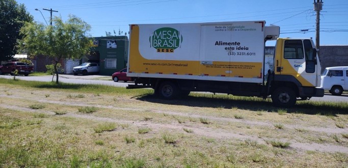 MESA BRASIL DISTRIBUI TONELADAS DE P�SSEGOS, HORTIFR�TI E PEIXE