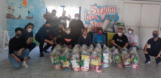 GRITO DOS EXCLU�DOS DA FRENTE BRASIL POPULAR ARRECADA G�NEROS ALIMENT�CIOS, EM RG