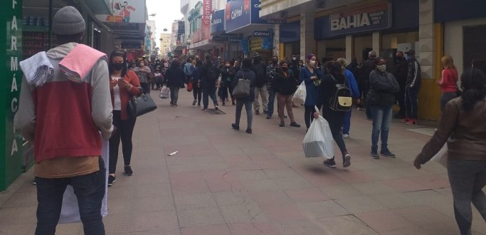 EXECUTIVO RG MANT�M PROIBI��O DE ATIVIDADES ENTRE MEIA-NOITE E 6H