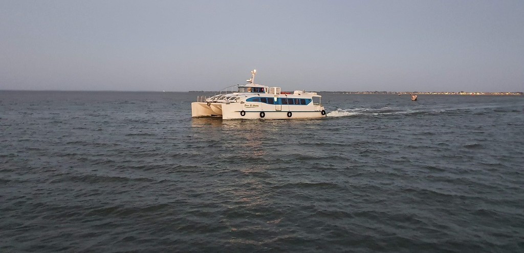 TRAVESSIA DE LANCHAS  SUSPENSA EM RAZO DOS FORTES VENTOS