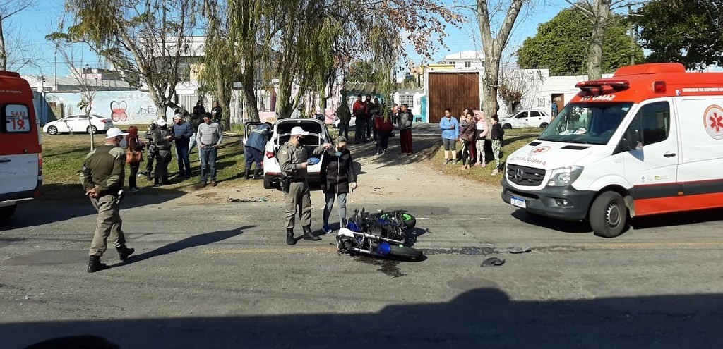 MOTOCICLISTA FICA FERIDO EM GRAVE ACIDENTE NA AVENIDA PRIMEIRO DE MAIO 