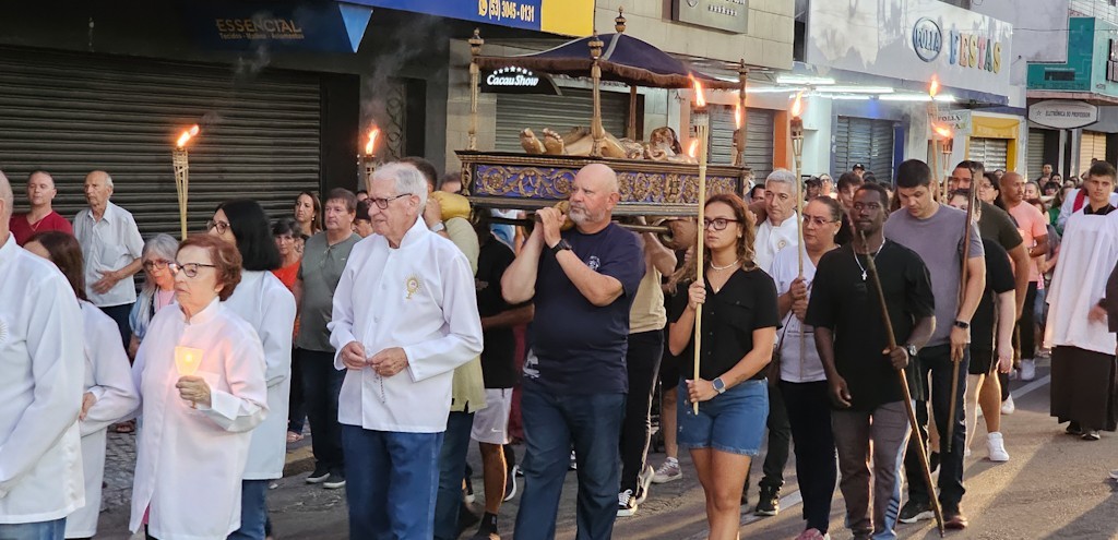 PROCISS�O DO SENHOR MORTO � REALIZADA EM RIO GRANDE