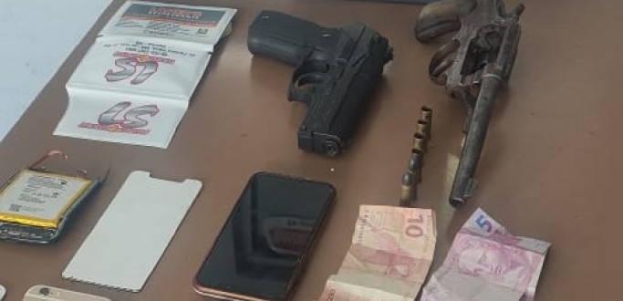 TRIO  PRESO PELA BRIGADA MILITAR APS ASSALTAR RESIDNCIA, EM PELOTAS