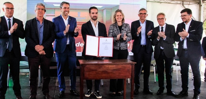 CONTRATO PARA CONSTRUO DO NOVO PRONTO SOCORRO DE PELOTAS  ASSINADO