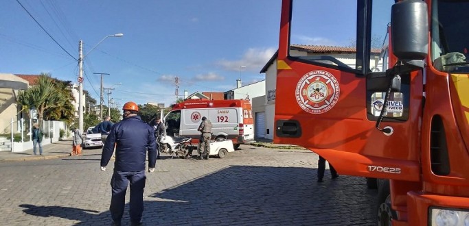 ACIDENTE DEIXA MOTOCICLISTA FERIDO NO CENTRO DE SO LOURENO DO SUL