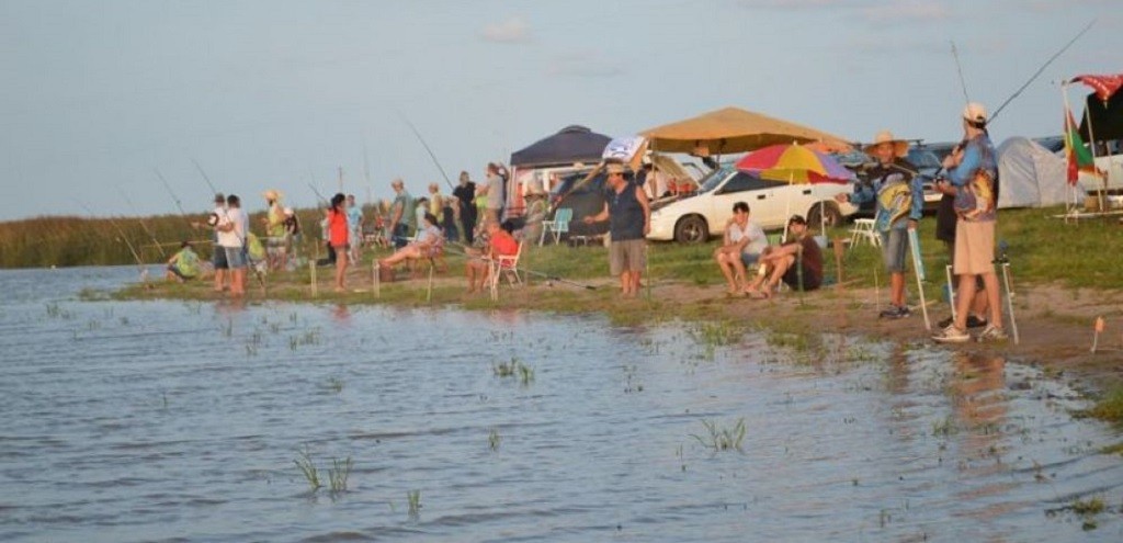 CONCURSO MUNICIPAL DE PESCA  UMA DAS ATRAES DO VERO, EM SO LOURENO DO SUL