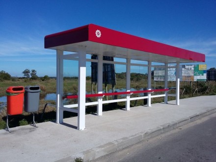 MAIS SEGURANA NO ACESSO AO PARTAGE SHOPPING (Novo abrigo de nibus, instalado na RS 734, possibilita segurana e comodidade a populao)