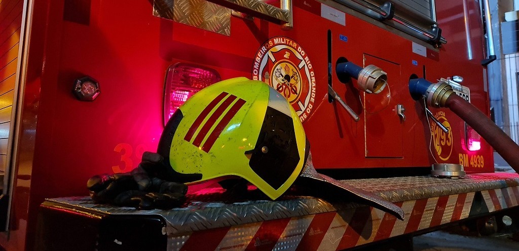 INCNDIO ATINGE ALOJAMENTO DE GRANJA, NO TAIM