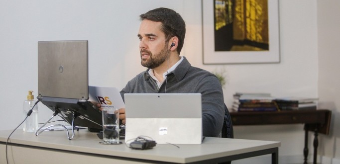 ESTADO DEFINE CALEND�RIO PARA LEVANTAMENTO DAS RESTRI��ES A ATIVIDADES PRESENCIAIS NAS ESCOLAS