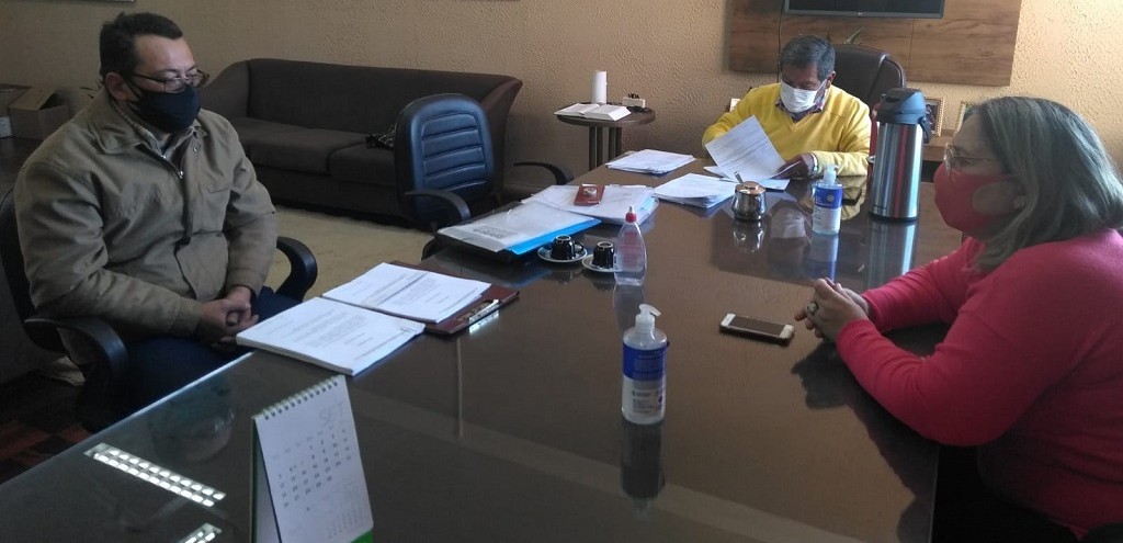 BOMBEIROS DE ARROIO GRANDE ENTREGAM  PREFEITURA ABAIXO ASSINADO EM BUSCA DE MELHORIAS