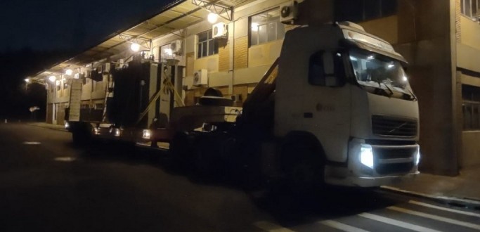 CEEE INICIA VIAGEM DE TRANSFORMADOR QUE IR SUBSTITUIR EQUIPAMENTO DANIFICADO, EM RG