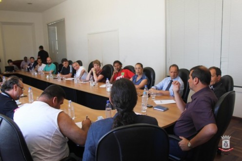 INDSTRIA NAVAL: SEGMENTOS BUSCARO NOVO OPERADOR PARA CONCORRER LICITAES NO ESTALEIRO RIO GRANDE