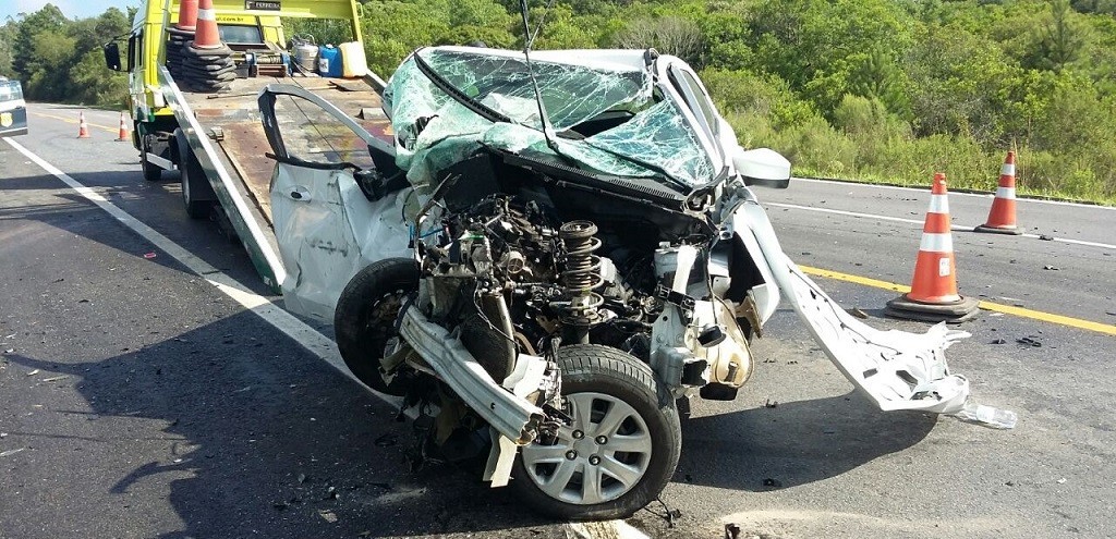 ACIDENTE GRAVE ENTRE DOIS VECULOS  REGISTRADO NA BR 392, NAS PROXIMIDADES DE CANGUU