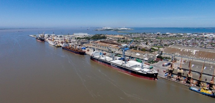 PORTO DO RIO GRANDE BATE MAIS UMA VEZ RECORDE DE MOVIMENTAO