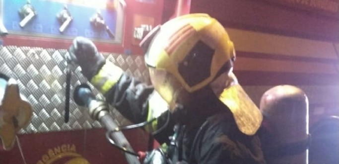 FOOD TRUCK QUE FUNCIONAVA COMO CHURRASCARIA INCENDEIA NO BAIRRO COLINA DO SOL, EM PELOTAS