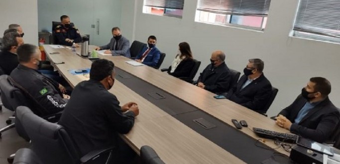 COMITIVA PEDE REATIVA��O DO QUARTEL DO 3� BATALH�O DO CORPO DE BOMBEIROS EM RG