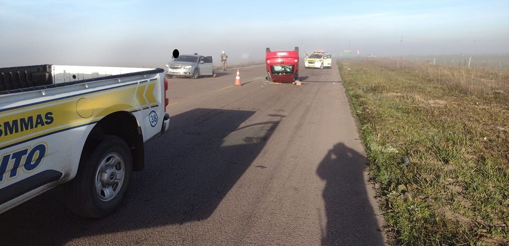 ACIDENTE NA VIA 9 CAUSA O CAPOTAMENTO DE UM DOS VECULOS