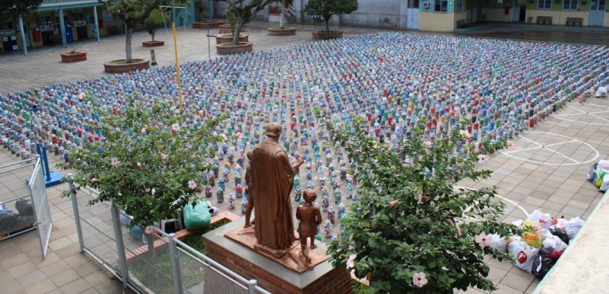 COLGIO SO FRANCISCO REALIZOU ARRECADAO DE TAMPINHAS, ROUPAS E LIVROS