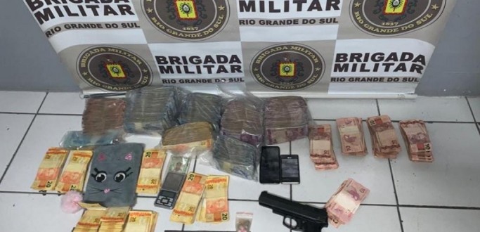 HOMEM FLAGRADO COM QUASE R$ 40 MIL NA MOCHILA  PRESO POR TRFICO NO BAIRRO CIDADE NOVA