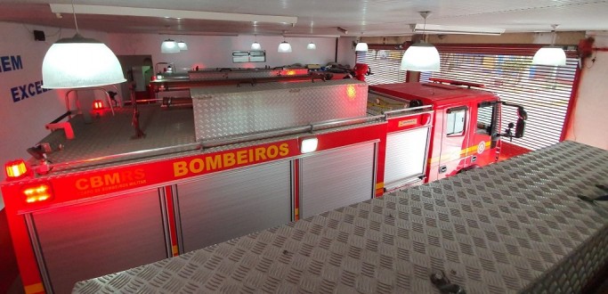 PRINC�PIO DE INC�NDIO ATINGE ANTIGO PR�DIO DA SORAN